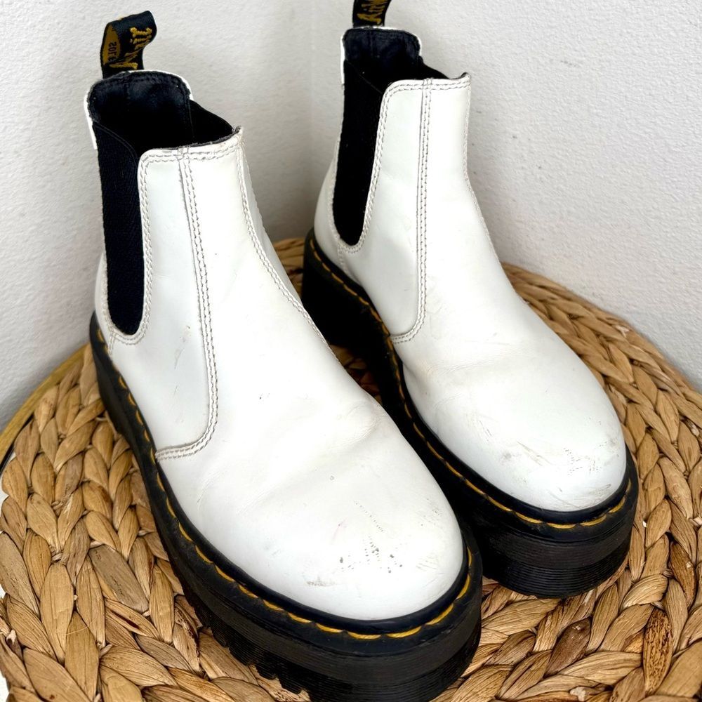 Dr. Martens Boot Quad White 2976 Smooth Leather Platform Chelsea Boots wmn sz 6 - Picture 2 of 7